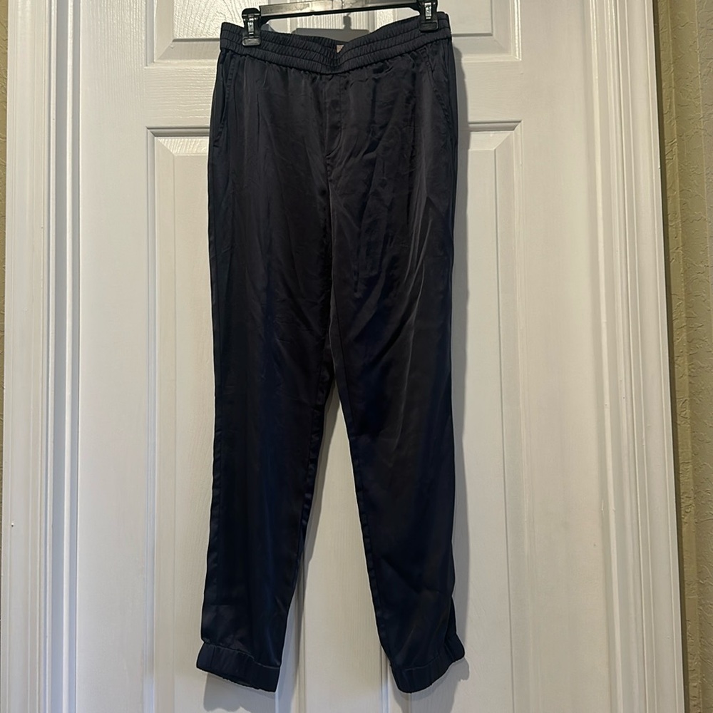 Silky dress pants size 8. - Banana Republic